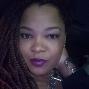 Meet your Posher, Nakecia